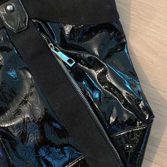 French Connection Large Patent Bag - Picture 4 of 9